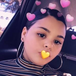 Meet your Posher, Yaimariz